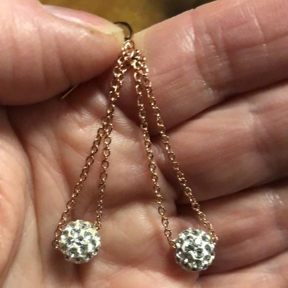Beautiful Swarovski Crystal Faux Gold Dangle Earrings - Picture 10 of 12